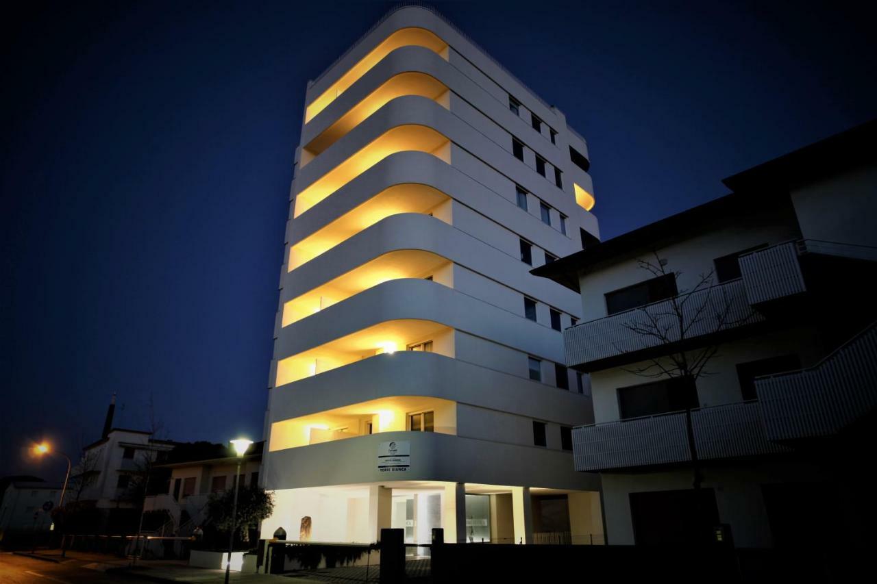 Appartamenti Torre Bianca Lignano Sabbiadoro Exterior foto
